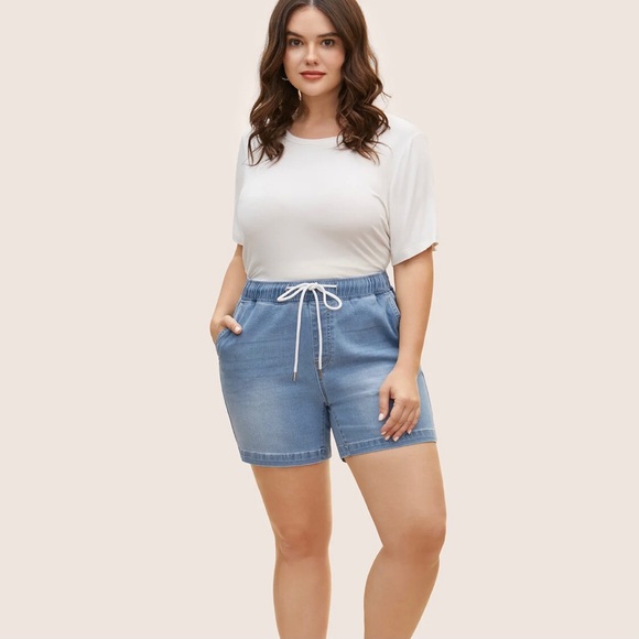 Light Denim Elastic Waist Drawstring Shorts Plus 30/6X - Picture 3 of 7